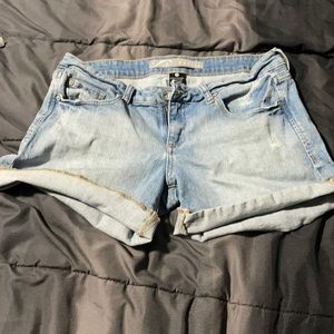 Refuge size 11 shorts